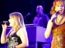 Kelly & Reba \"A Moment Like This\" Live Kelly & Reba \"A Moment Like This\" Live
