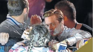 Brad Pitt, héroe en Gran Canaria al salvar a una niña de sus fans
