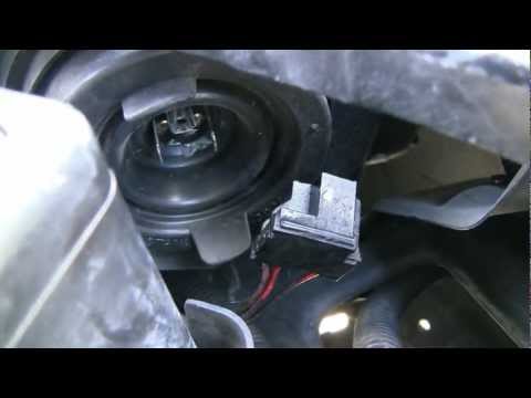 How to replace headlight bulbs on a Honda Civic (2001 – 2003) HD