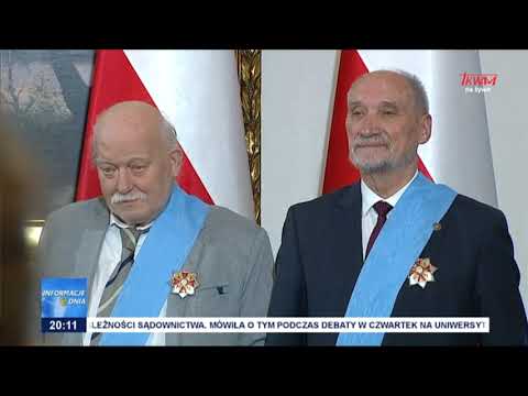 Prezydent A. Duda wręczył Ordery Orła Białego założycielom i działaczom KOR