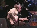 marc ribot a jazz a luz en 2004 : il joue un morceau qu'il continue � faire sur sc�ne aujourd'hui avec son nouveau projet ceramic dog.je trouve ce 