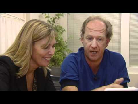 Dokter De Blecourt in Rwanda voor Interplast