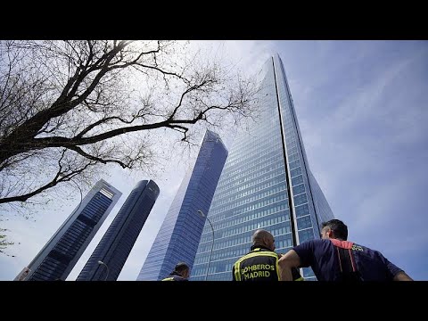 Falscher Alarm: Hochhaus mit Botschaften in Madrid  ...