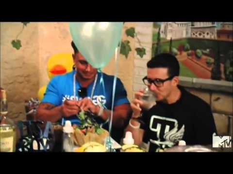 how to draw pauly d