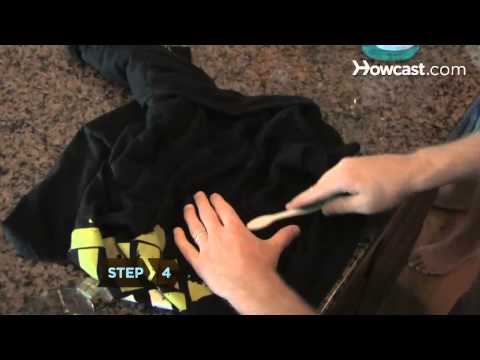 how to get oil out of clothes