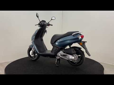 12Peugeot Kisbee River Blue E5+