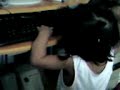 maria jose con la computadora