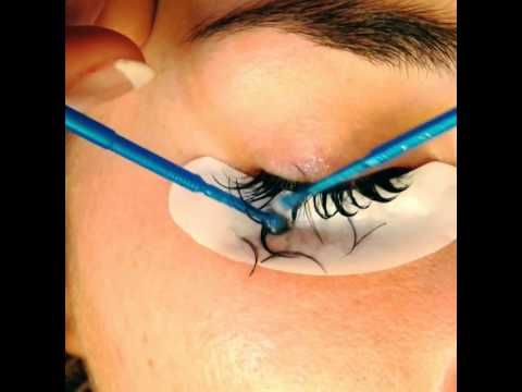 how to remove lash extensions
