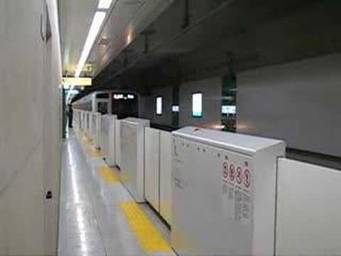 東京地下鉄副都心線・雑司ヶ谷駅急行通過