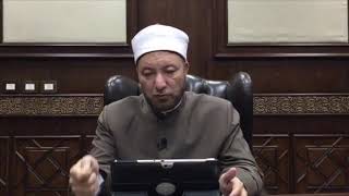 حكم الأم التى تتحكم في مصروف بيت ابنها المتزوج؟