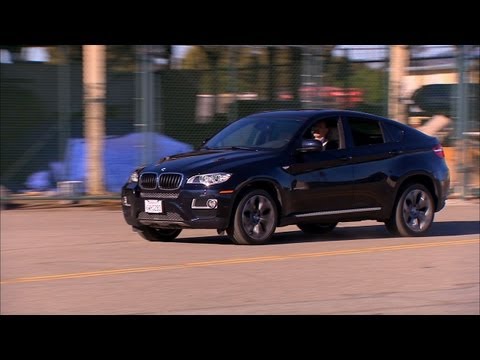 x6 - http://cnet.co/Z4dsCL The 2013 BMW X6 XDrive 35i is a mouthful to say and a big lumbering vehicle with some confusing technology inside.