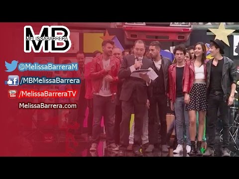 devela - Propiedad: G-Films-Mexico. Suscribanse a su canal. El elenco del musical Hoy No Me Puedo Levantar protagonizado por Melissa Barrera devela su placa en plaza ...