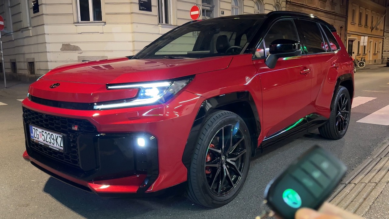 TOYOTA RAV4 2026 EUROPE - REVIEW at night (LED lights, INTERIOR lights, indicators)