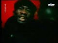 passi - je zappe et je matte cabl� sur t�l�, l'image, le son sont mes spectres, les programmes, je becte les directs je m'injecte. je suis un enfant d'la t�l�, fonce-d� aux rediffus�s, flash-back dans le pass�, conditionn�, barb� aux sagas des s�ries aux bang bang � l'am�ricaine, starsky, star trek et tout ce qui engr�ne. pose une question pour un champion, parle moi d'�missions, argot margot, je conna�s les ragots, je suis barjot comme columbo. comme un lundi, un samedi mat ou le jour du seigneur, je suis un t�l�phile au del� du r�el, t�l�-commandant chez les zappeurs. a cause de leurs b�tises, mon crane est un bouillon de culture pub. dansles films je veux du feu, de l'amour et de l'aventure. {refrain:} la une, la deux m'ont pris dans leur jeu la trois, la quatre je zappe et je mate la cinq, la six en sont les complices beaucoup d'argent, de guerre et de sexe � la t�l� la une, la deux m'ont pris dans leur jeu la trois, la quatre je zappe et je mate la cinq, la six en sont les complices c�bl�, survolt�, j'ai le syndr�me du canap� stade 2, t�l� allum�e, m�me sous la couette, elle m'apelle, 19/20, je suis avec elle, comme � minuit ou 14 heures. quand je me l�ve en jogging, je veux des matins bonheur, mari�, deux enfants, faire du t�l�shopping. moi, chapeau melon, des pompes en cuir, un papa connu comme cousteau, je veux des jumeaux heckel jeckel, un cosby show. mon chien s'ra scoubidou, se tapera lassie, des histoires naturelles dans ma maison dans la prairie. placer ma  ... 