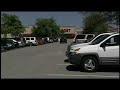 Thieves Distract Women To Steal Purses