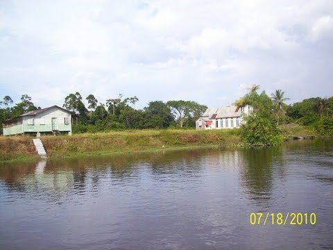 Berbice - Enjoy some landscapes of the Berbice River, Guyana, while listening to some cool old country music.