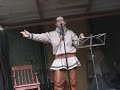 wimme saari annikin runofestivaaleilla 2005. kotisivut: http://www.annikinkatu.net/runofestivaali08