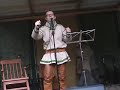 wimme saari annikin runofestivaaleilla 2005. kotisivut: http://www.annikinkatu.net/runofestivaali08