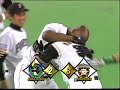 ヤクルト・飯原　サヨナラ悪送球