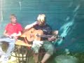 lee spielt gitarre
