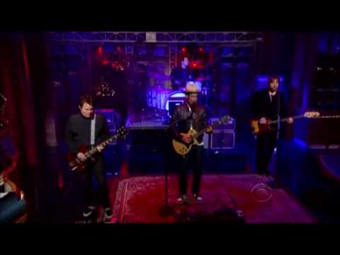 Click to watch "Ben Harper and Relentless7 - Lay There and Hate Me (The Late Show with David Letterman)" Ben Harper and Relentless7 - Lay There and Hate Me (The Late Show with David Letterman)