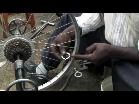 Vídeo de afrilugios y herramientas caseras para bicicletas en Nairobi |  EspAfriGadget