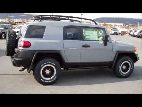 2013 Toyota FJ Cruiser Trail Team Edition Walkaround & Features 2013 Toyota FJ Cruiser Trail Team Edition Walkaround & Features