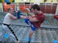 THAI BOXING, KIKE HACIENDO PAOS CON JAVI, GIMNASIO NORU THAI BOXING, KIKE HACIENDO PAOS CON JAVI, GIMNASIO NORU
