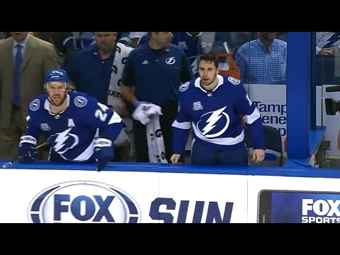 Video: Callahan, Paquette irate after referee chucks glove at bench