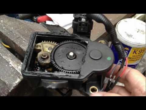 how to open gas tank on chrysler 300