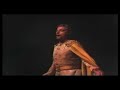 donizetti. de una representaci�n en tokyo el 13 septiembre  de 1971. director de orquesta:oliviero de fabritiis.




una vergine, un'angel di dio
presso all'ara pregava con me.
una speme, un terrore, un desio
scese all'alma e di gioia l'empie.
ah, mio padre, mio padre!
quant'era mai bella!
quant'era mai bella!
ah, mio padre, mio padre!
m'ha involata la pace del cor.
ah. volgo al nume la mente,
allo sguardo ma quella
presente m'e ognor.