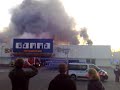 DOETINCHEM - Een felle brand heeft dinsdag de Gamma-bouwmarkt aan de Havenstraat in Doetinchem verwoest. Het vuur brak 's middags tegen vijven uit, de brandweer was het vuur rond acht uur meester.De brandweer heeft kunnen voorkomen dat het vuur oversloeg naar het naastgelegen tuincenrum.  Bij de bestrijding van het vuur is groot materieel ingezet. Er zijn geen gewonden gevallen. Hoe en waar de  brand is ontstaan is nog niet bekend.  Het nablussen gaat naar verwachting de hele nacht duren.