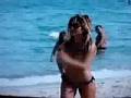 Sabrina Sato Semi-nua na praia