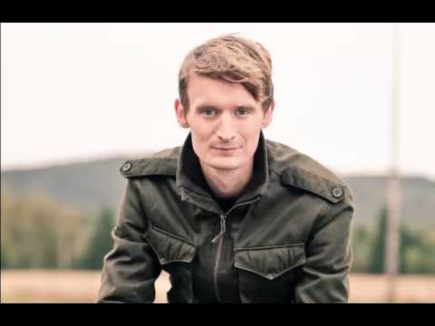 kristian - Hela Kristian Gidlunds tal som sändes i Sveriges Radio P1 den 30 juni 2013. Jag såg att inte det skulle ligga uppe på SR:s egna hemsida särskilt länge till, ...