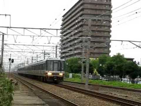 223系　快速　摂津富田駅通過