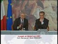 Tremonti insulta un giornalista americano a microfono aperto!