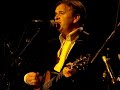 chris difford sur la sc�ne de l'ahambra de paris le 6 avril 2008 accompagn� par boo hewerdine en premi�re partie de jools holland