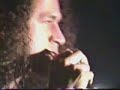 los legendarios masacre! hpta q viva el metal colombiano (creo q el toque es del 1995)
the legendary colombian death metal band masacre, playing in a concert in colombia (i think its from 1995)