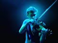 yann tiersen playing 