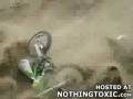 videos de Massive FACE PLANT of Motorbike