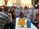 Maria Beatriz desfile Mundo DIcan - Branca de Neve
