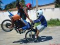 MANOBRAS ARISCADAS DE MOTO