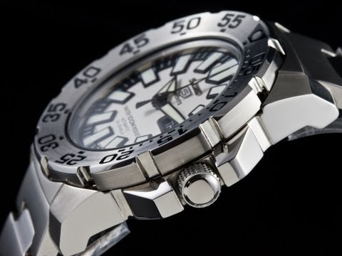watchreport - See the complete review at http://www.watchreport.com/2011/10/seiko-snzf45-baby-monster-review.