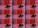 pin up dando vueltas sobre su cabeza