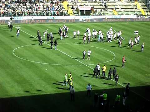 Celebraci&oacute;n en el Ennio Tardini por el Parma 4-Livorno 1