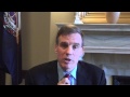 Senator Warner welcomes job seekers to the MOAA Career Fair
