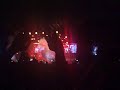 KISS - O melhor momento do show!!! Paul quebrando a guitarra em Rock n Roll all night.