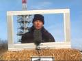 rassemblement des salari�s et des t�l�spectateurs de france 3 iroise le 4 janvier 2009 au pied de l'�metteur du roc tr�dudon dans le finist�re. contre la suppression � partir du 5 janvier de l'�dition de 19h57, la plus regard�e, pour la remplacer par de la pub. paroles de t�l�spectateurs.