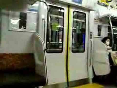 JR東日本 中央快速線 E233系　ドア開