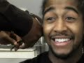 Omarion Kuts His Hair!!!